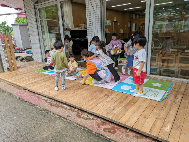 ウッドデッキも心地よい空間です