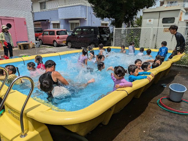 年長はバタ足もやっていました。うまいね！！